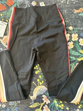 Spiritual Gangster Leggings with pinks and creal color Side Stripes